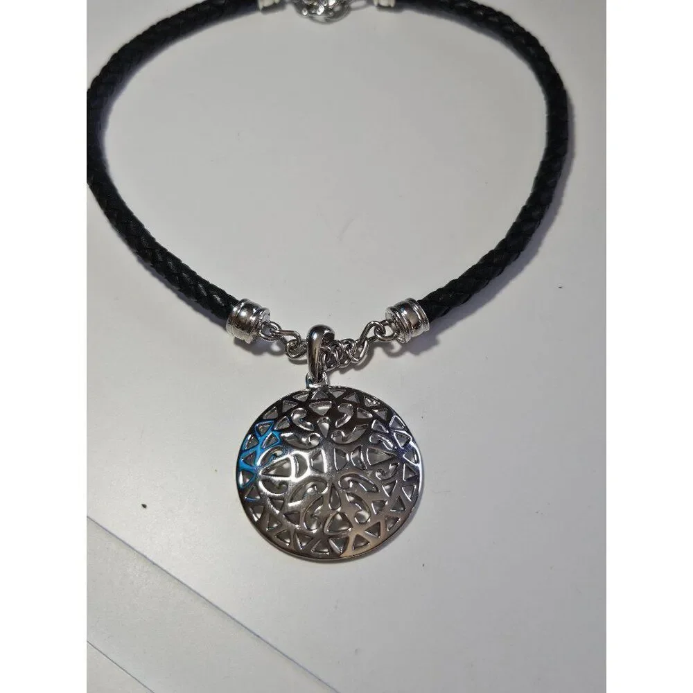Premier Designs pretty necklace